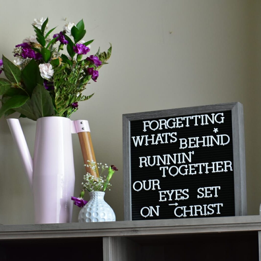Forgetting what's behind, running together with our eyes set on Christ Forgetting what's behind, running together with our eyes set on Christ